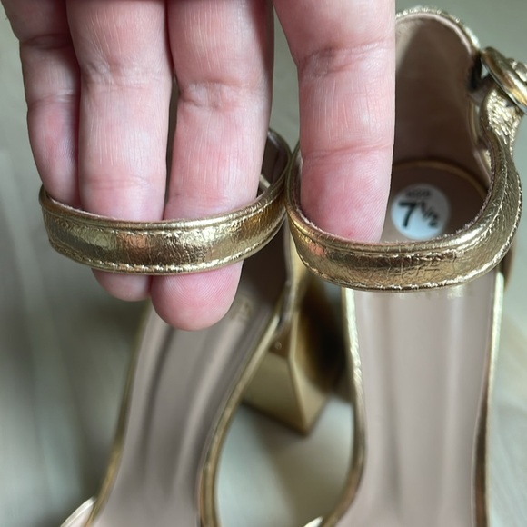 TWO TWIN HEARTS kristy ankle strap block heel in gold - Picture 10 of 12